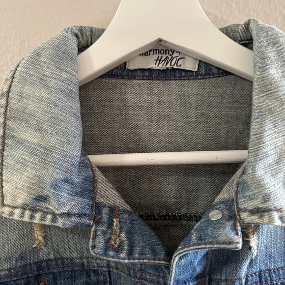 Distressed Jean jacket. - Picture 6 of 8